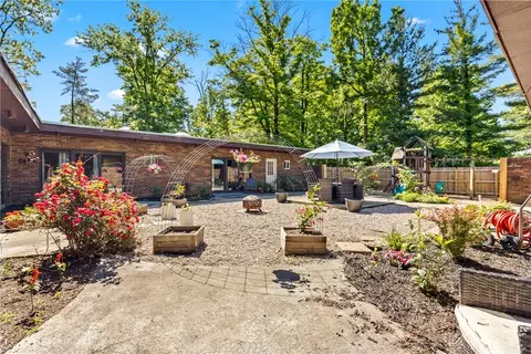 265 Bonham Rd, Cincinnati, OH 45215 photo 4