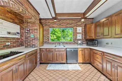 265 Bonham Rd, Cincinnati, OH 45215 photo 22