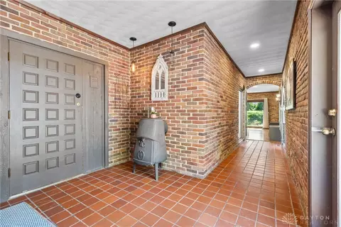 265 Bonham Rd, Cincinnati, OH 45215 photo 8