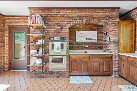 265 Bonham Rd, Cincinnati, OH 45215 photo 23