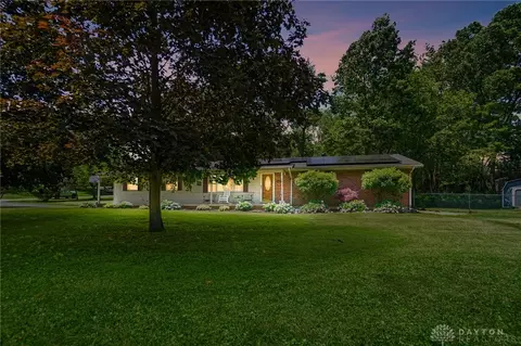 2627 Marinette Dr, Springfield, OH 45503