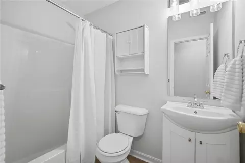 Bath - 80 Cambridge Dr, Springboro, OH 45066 photo 3 of 3