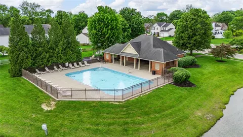 Exterior - 80 Cambridge Dr, Springboro, OH 45066 photo 4 of 6