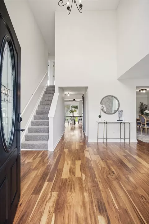 Entry Way - 80 Cambridge Dr, Springboro, OH 45066 photo 1 of 3