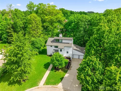 2410 Christalee Dr, Beavercreek, OH 45434