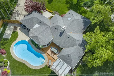 5515 Paddington Rd, Washington Township, OH 45459