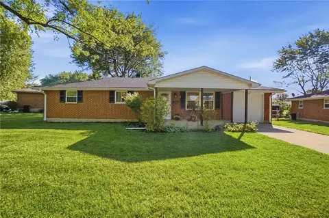 300 Capri Pl, New Lebanon, OH 45345