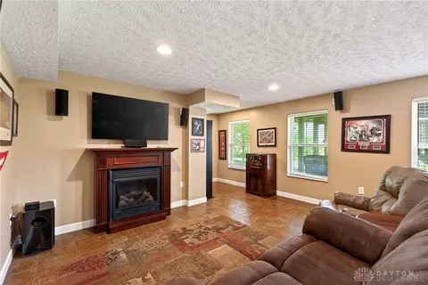 Living - 25 Richards Run, Springboro, OH 45066 photo 6 of 6