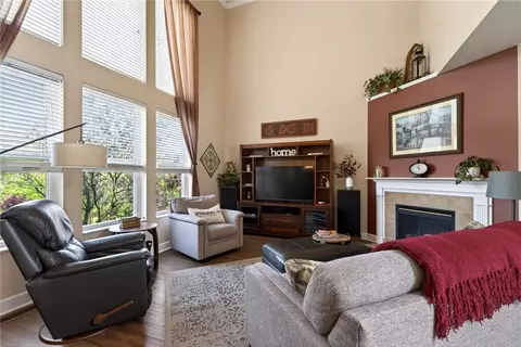 Living - 25 Richards Run, Springboro, OH 45066 photo 3 of 6
