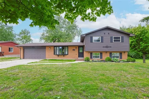 3573 Kemp Rd, Dayton, OH 45431