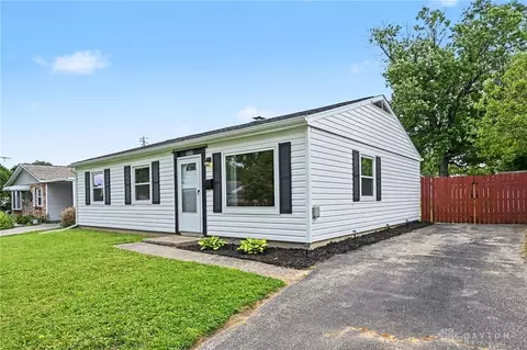 Exterior - 3020 Sudbury Dr, Kettering, OH 45420 photo 2 of 4