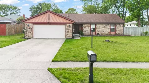 7065 Woodcroft Dr, Englewood, OH 45322