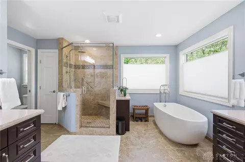Bath - 3232 Brinton Trl, Cincinnati, OH 45241 photo 1 of 10