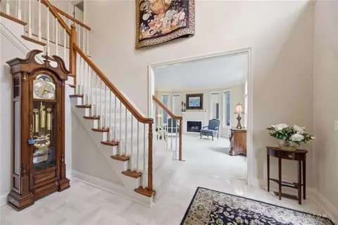 Entry Way - 3232 Brinton Trl, Cincinnati, OH 45241 photo 3 of 9