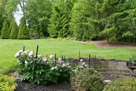 Exterior - 3232 Brinton Trl, Cincinnati, OH 45241 photo 7 of 16