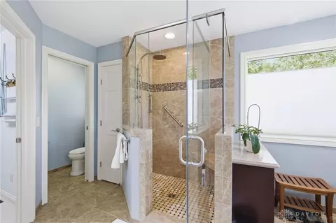 Bath - 3232 Brinton Trl, Cincinnati, OH 45241 photo 4 of 10