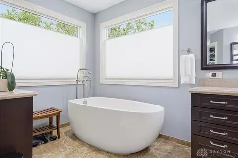 Bath - 3232 Brinton Trl, Cincinnati, OH 45241 photo 5 of 10