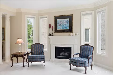 Living - 3232 Brinton Trl, Cincinnati, OH 45241 photo 2 of 9