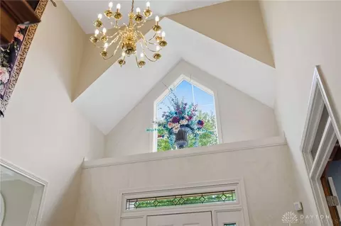 Entry Way - 3232 Brinton Trl, Cincinnati, OH 45241 photo 2 of 9