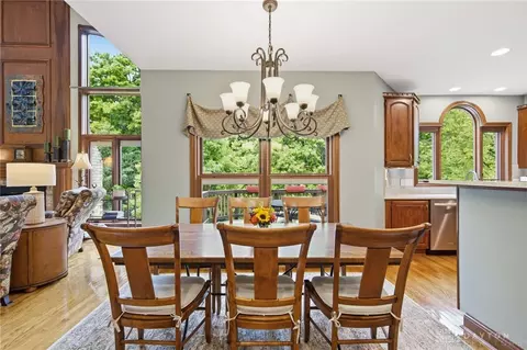 Dining - 3232 Brinton Trl, Cincinnati, OH 45241 photo 5 of 6