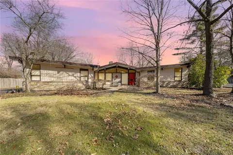 519 Valewood Ln, Dayton, OH 45405