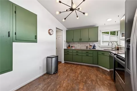 Kitchen - 3136 Delaney St, Kettering, OH 45420 photo 4 of 4