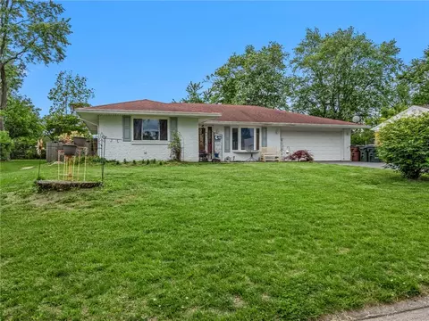 7948 Washington Park Dr, Dayton, OH 45459