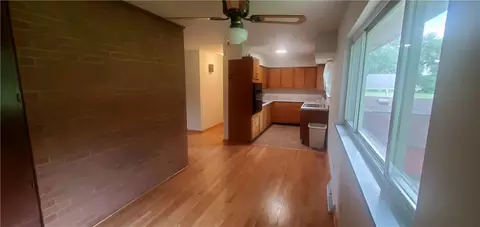Entry Way - 467 Lomar Dr, Carlisle, OH 45005 photo 1 of 2