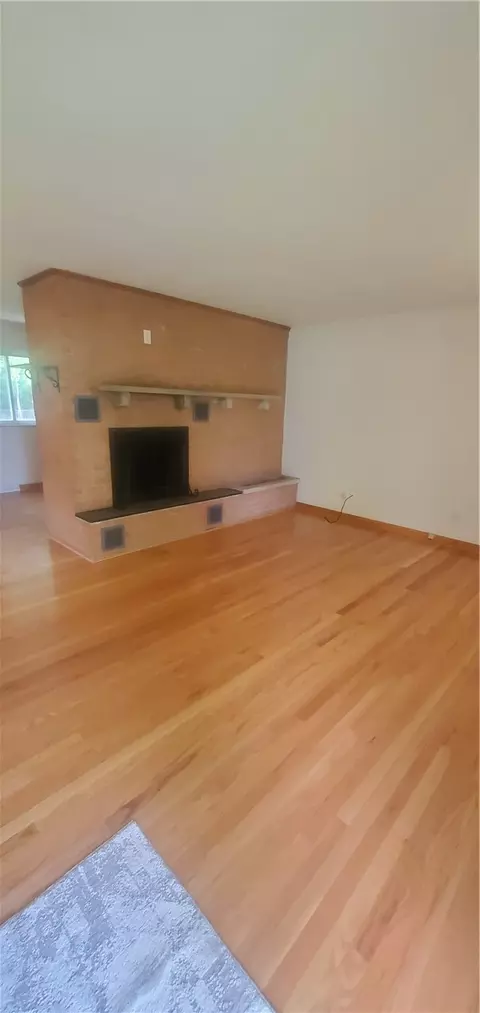 Living - 467 Lomar Dr, Carlisle, OH 45005 photo 1 of 2