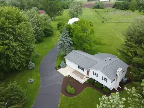 2974 Greentree Rd, Lebanon, OH 45036