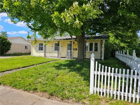 1559 June Dr, Xenia, OH 45385
