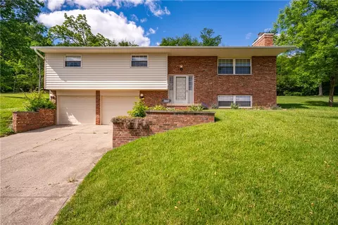860 Lea Castle Pl, Miamisburg, OH 45342