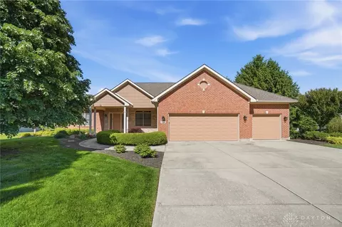 1952 Barnhart Rd, Troy, OH 45373