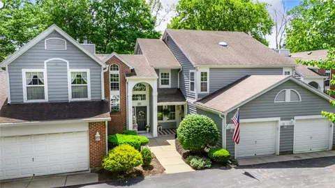 298 Elmwood Dr, Springboro, OH 45066