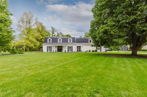 1603 Old School House Rd, Troy, OH 45373