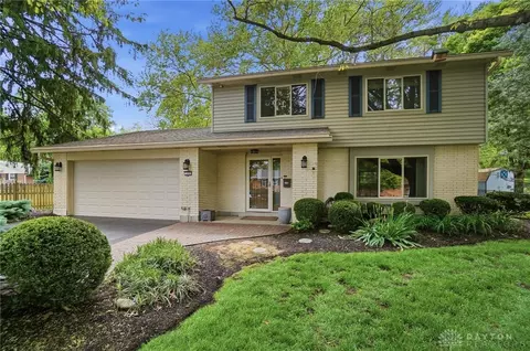 320 S Village Dr, Washington Township, OH 45459
