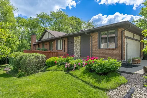 7060 Fallen Oak Trce, Centerville, OH 45459