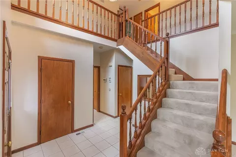 Entry Way - 1989 Home Path Ct, Centerville, OH 45459 photo 1 of 2