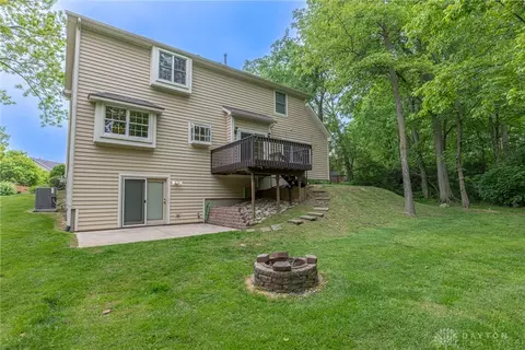 Exterior - 1989 Home Path Ct, Centerville, OH 45459 photo 6 of 8