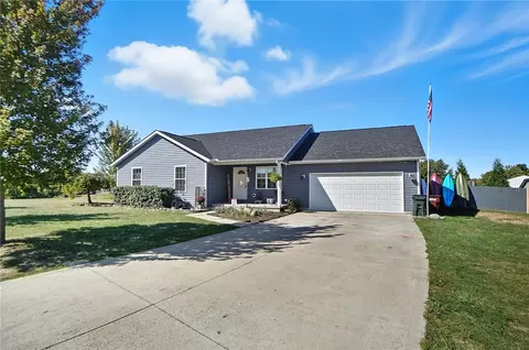 204 Ivy Creek Cv, Jamestown, OH 45335
