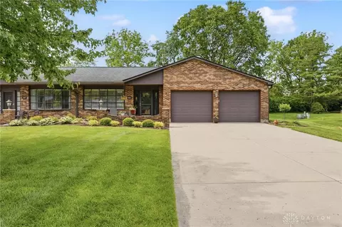 354 Kimbary Dr, Washington Township, OH 45458