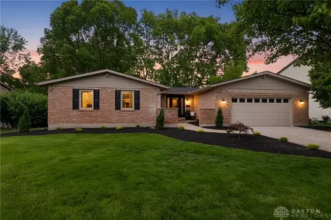 199 Finsbury Ln, Troy, OH 45373