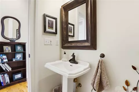 Bath - 4380 N River Rd, Springfield, OH 45502 photo 1 of 10