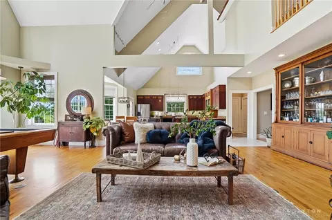 Living - 4380 N River Rd, Springfield, OH 45502 photo 3 of 7