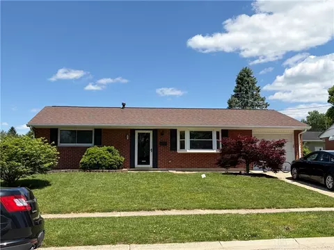 90 W Market St, Springboro, OH 45066