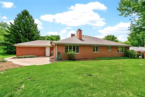 Exterior - 3048 Locust Camp Rd, Kettering, OH 45419 photo 6 of 9