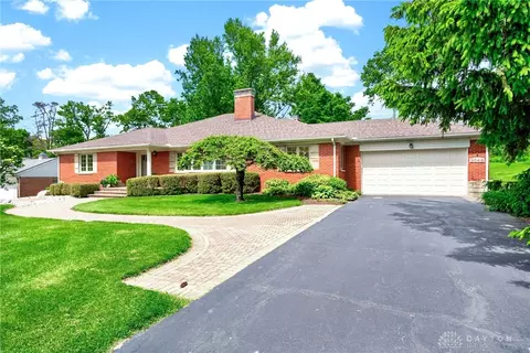 Exterior - 3048 Locust Camp Rd, Kettering, OH 45419 photo 1 of 9