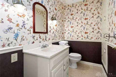Bath - 3048 Locust Camp Rd, Kettering, OH 45419 photo 1 of 5