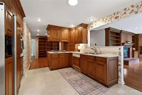 Kitchen - 3048 Locust Camp Rd, Kettering, OH 45419 photo 2 of 7