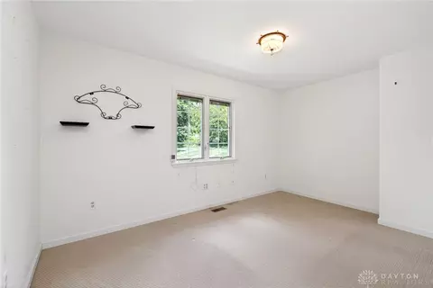 Bedroom - 3048 Locust Camp Rd, Kettering, OH 45419 photo 6 of 7